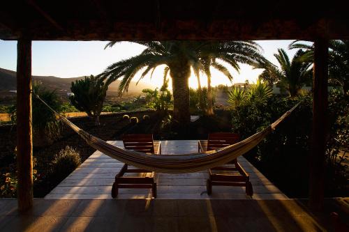 La Pared House | Exceptional Finca Arbequina: Family-Friendly with Hot Tub