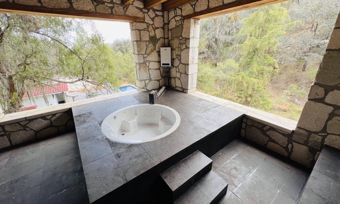 Huasca De Ocampo House | Relaxing Retreat at Finca Bermúdez with Pool & Spa Access