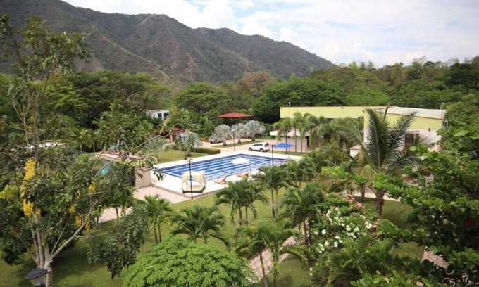 Sopetran Villa | Experience Finca California: A Pet-Friendly Oasis in Sopetran