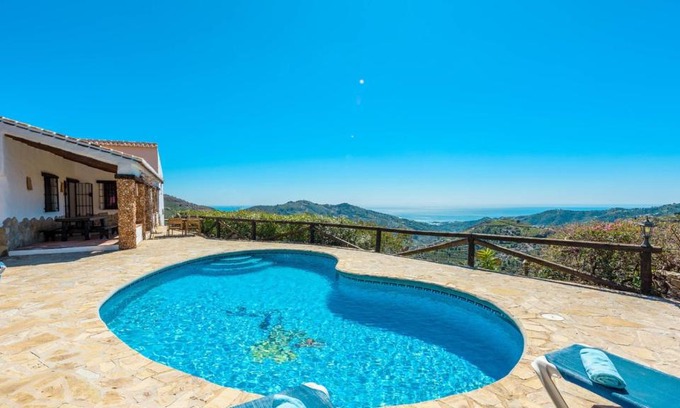 Competa Villa | Relax at Finca Carrulo Competa: 4-Star Family Retreat