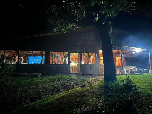 Roble Ski Chalet | Family-Friendly Retreat at Finca Colibrí Casa de Campo