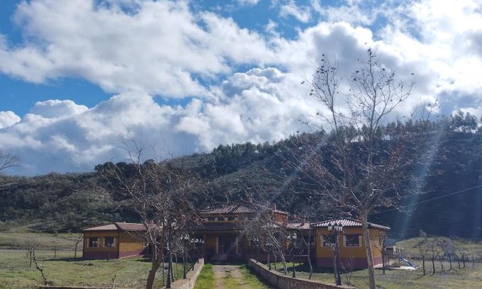 Alcaraz House | Relax at Finca Cortés: 4-Star Family-Friendly Retreat