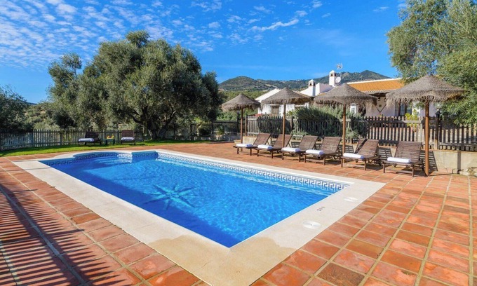 Antequera Villa | Guest Rated 10/10: Finca del Río Antequera Retreat