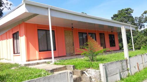 Rio Cuarto de Grecia House | Eco-Friendly Retreat at Finca La Amistad - Pet & Child Friendly