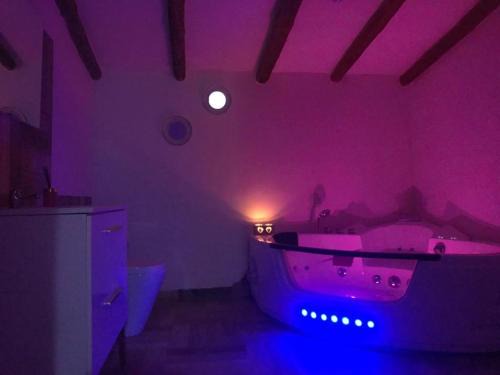Los Santos de Maimona Apartment | Relaxing Getaway at Finca el Atardecer with Pool & Hot Tub