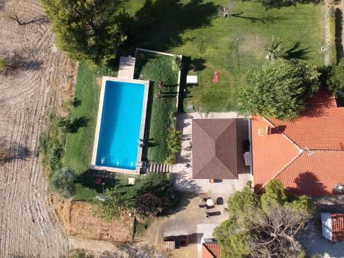 Colmenar de Oreja Villa | Discover Finca El Relax: Pet-Friendly Oceanfront Oasis