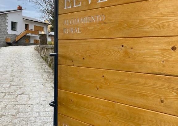 Navacerrada Apartment | Discover Finca el Veinti9: Family-Friendly with Pool
