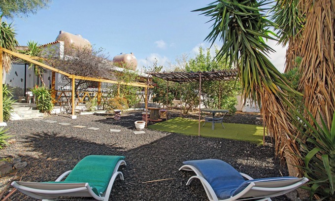 Aguimes Villa | Finca Fani 4: Mountain View Retreat with Pool & Garden