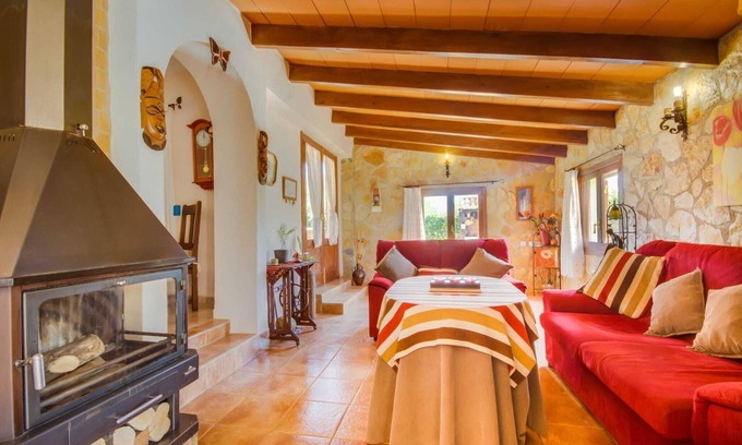 Lloseta House | Finca in Mallorca with Private Pool & Mountains