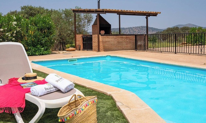 Archidona Villa | Relaxing Retreat at Finca La Carraca Archidona