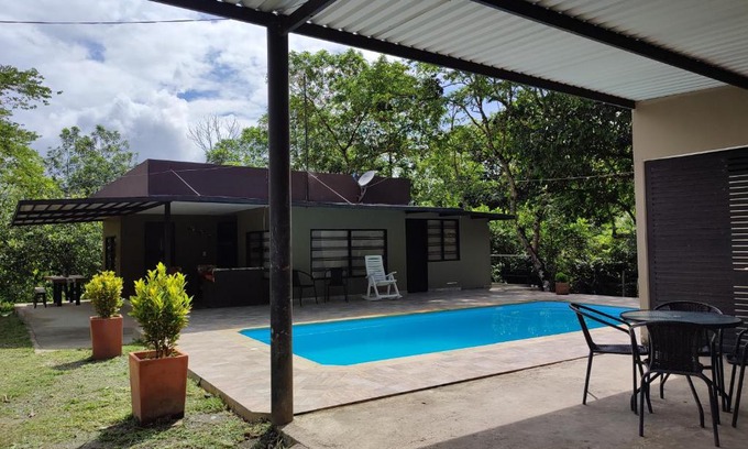 Villeta House | Pet-Friendly Retreat at Finca los Ocobos - Rated 10/10!