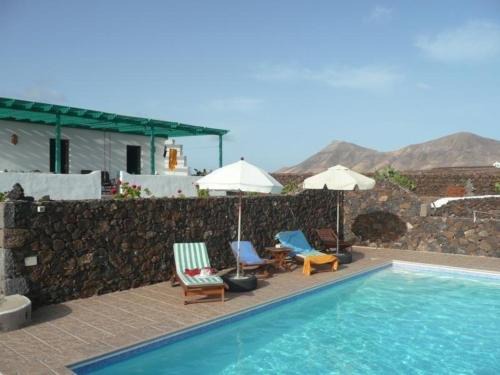 Yaiza House | Finca with Pool and Breathtaking Sea Views for Families
