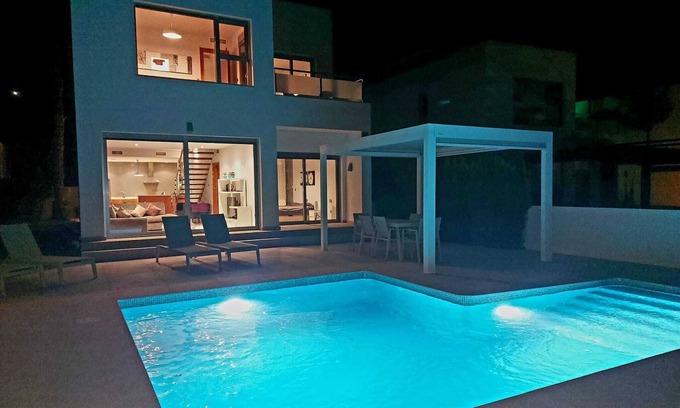 Algorfa Villa | Guest Rated: 9.8 - Finca "Modern Orquidea" with Private Pool