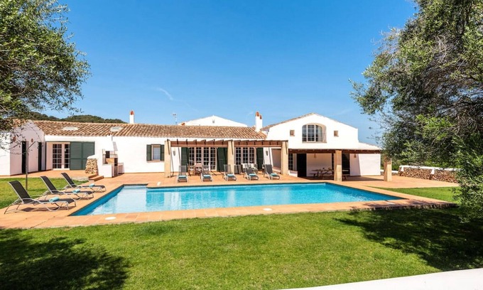 Mahon Villa | Finca Na Bona: Ideal Getaway with Pool & Spa in Menorca