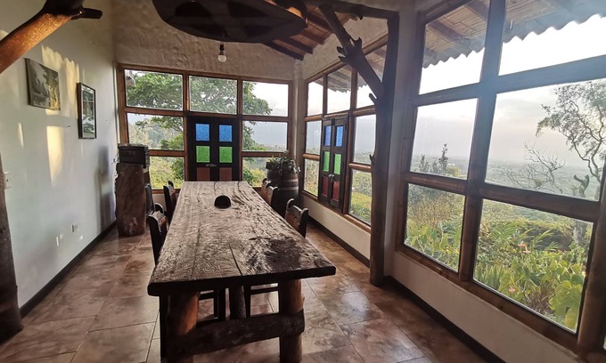 Filandia Cabin | Rustic Finca with Breathtaking Views Near Filandia