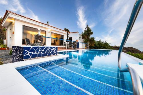 Chio Villa | Relaxing Finca Stemann: 4-Star Oceanfront Retreat