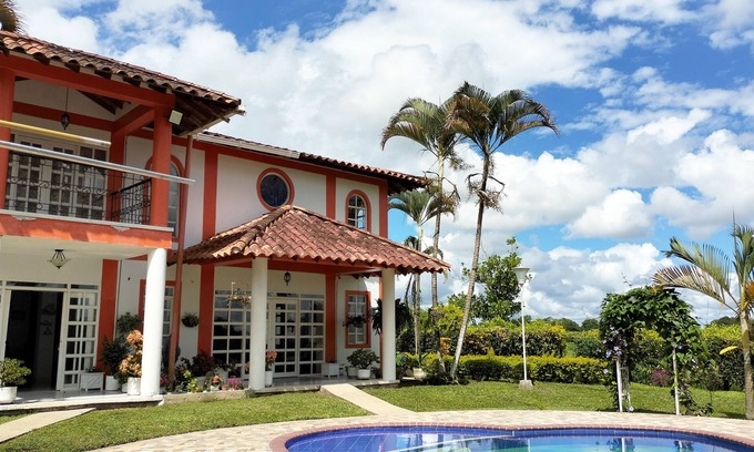Pueblo Tapao Ski Chalet | Family-Friendly Finca Turística Quindío Near Parque del Café