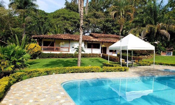 San Jeronimo Villa | Relaxing Getaway: Finca de Campo in San Jeronimo