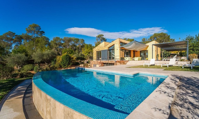 Sencelles Villa | Relaxing Villa Laiar with Pool in Mallorca Awaits You