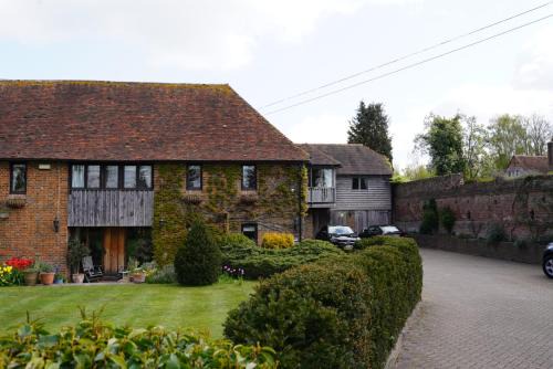 Tenterden Apartment | Discover Finchden Barn: 4-Star Escape with a 9.2 Rating
