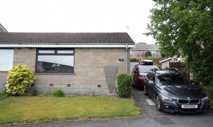 Westhill House | Discover DWELLCOME HOME Ltd: Perfect for Families & Contractors