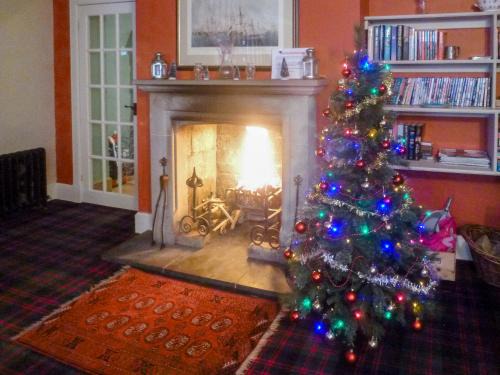Dalmellington House | Discover Find Me Out - Sccw: A 5-Star Family Retreat