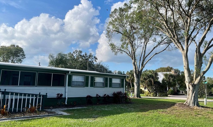 Taylor Creek House | Discover Tranquility at Lake Okeechobee Family Retreat
