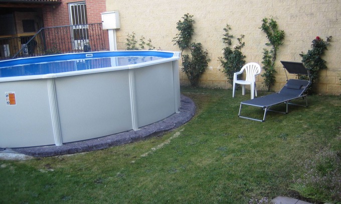 Gradefes House | Find the rest and peace you need at Casa Doña Julia in Valdealcón