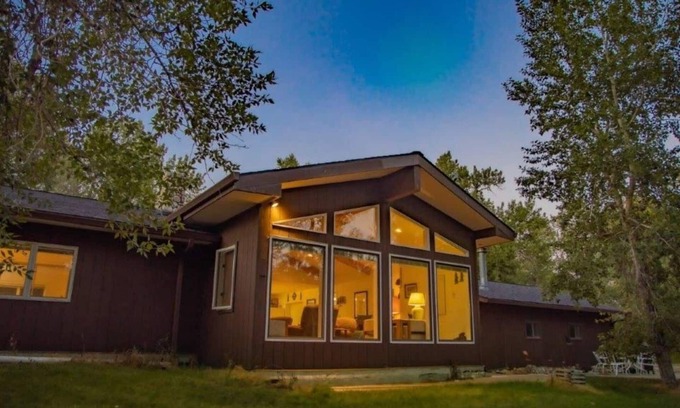 Red Lodge House | Experience Serenity in Rural Montana with Spa and Breakfast