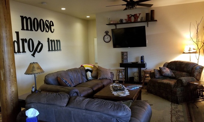 Columbia Falls Cabin | Experience Montana-tude at Moose Drop Inn with Ocean Views