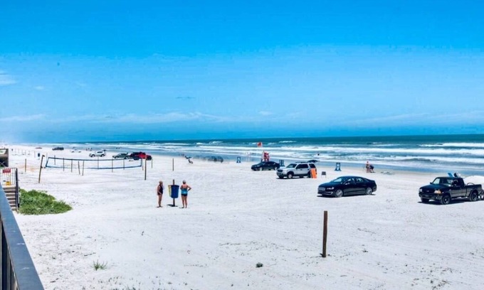 Daytona Beach Shores Condo | Direct Ocean Condo with Pool & Spa - Rated 10/10 by Guests