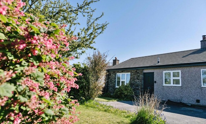 Lewannick House | Relaxing Retreat at Finest Retreats - Charnwood, 4-Star Stay