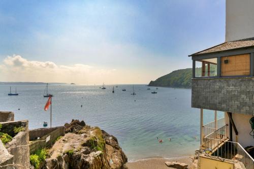 Cawsand House | Finest Retreats - Criterion Cottage