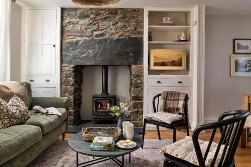 Rhiwbryfdir House | Relaxing Slate Cottage Retreat - Bwthyn Llechi Awaits You