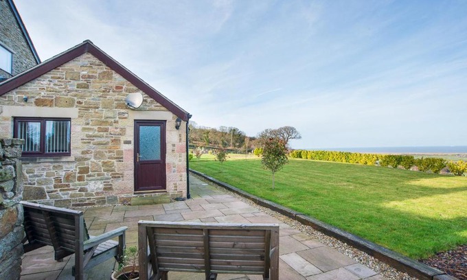 Llanasa House | Exceptional Sea Views Cottage for Family Getaways