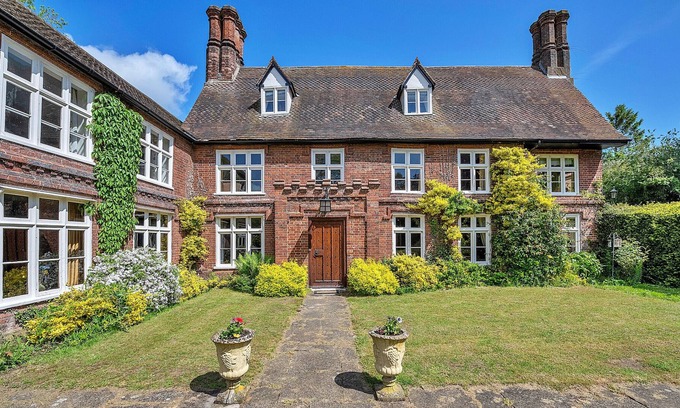 Hethel House | Finest Retreats | The Old Hall