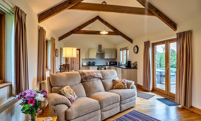Liskeard Cottage | Top-Rated Getaway at The Shippon in Lestitha Awaits