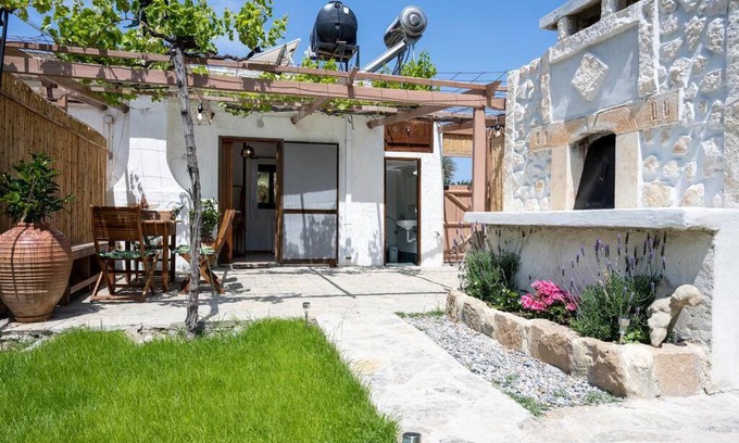 Vai House | Stunning Finikas House: Guest Rated 9.8, Oceanfront Retreat