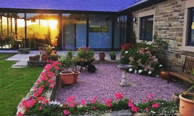 Wortley Bed & Breakfast | Delightful Finkle Green B & B with Family-Friendly Amenities