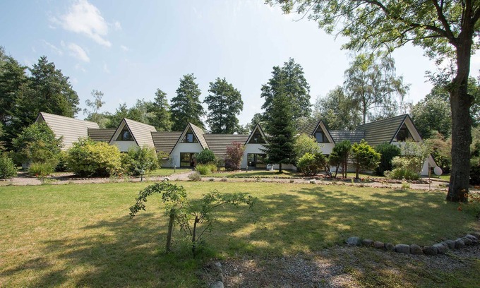 Zippendorf Apartment | Tranquil Finnhütte Lake Schwerin: Oceanside Cottages Await