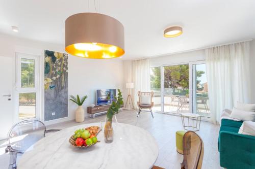 Promajna Apartment | Fiori Boutique Apartment: Oceanfront Retreat, Rated 9.9/10