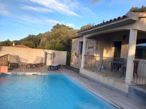 Cirendinu Villa | Fiori 1: Oceanfront Retreat with Pool & Private Beach