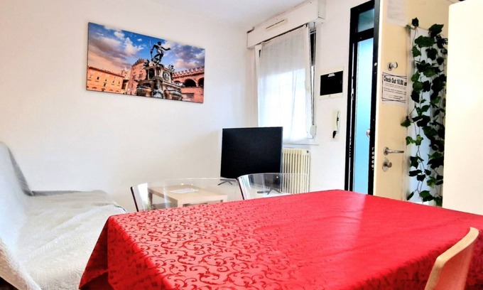 San Donato Apartment | Guest Rated 10/10: Fiorilli House with Bicycle Storage
