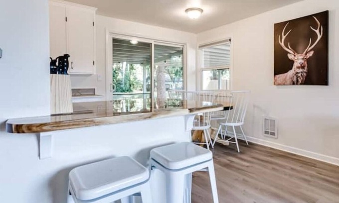 Bethel-Danebo House | Experience Fir-Grove Retreat: Stylish Home with Spa Amenities