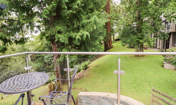 Skelwith Bridge Cottage | FIR HOWE: Romantic Holiday Cottage with Pool in Ambleside