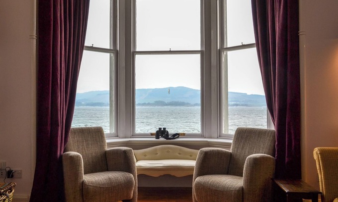 Port Bannatyne Cottage | Inviting 6-Bedroom Retreat in Port Bannatyne, Isle of Bute