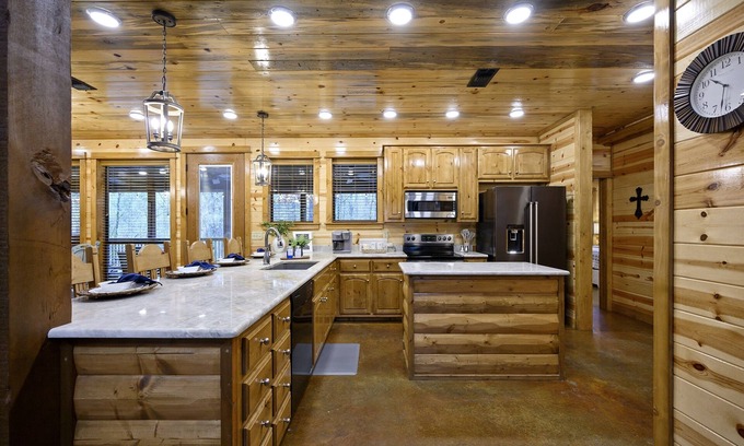 Hochatown Cabin | Fire Dancer: Pet-Friendly Retreat with Pool & Perfect Score