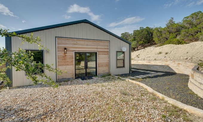 Dripping Springs House | Relaxing Getaway with Fire Pit Near Pedernales River