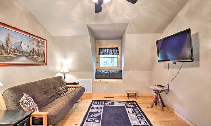 Murphy Cabin | Idyllic Murphy Cabin with Fire Pit & Creek Access!