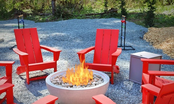 Ashford Cabin | Relaxing Retreat with Hot Tub, Fire Pit & Yoga Room